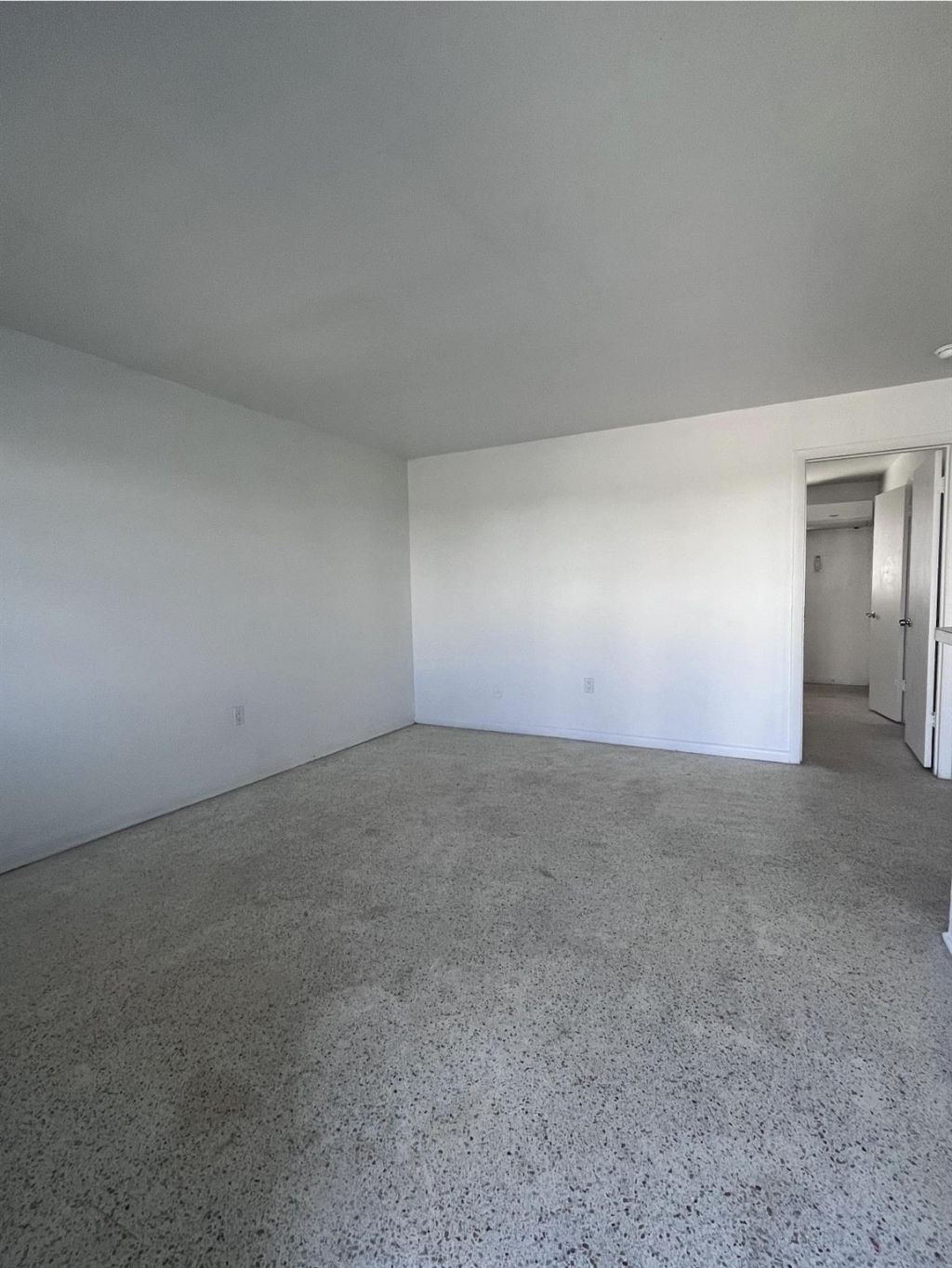 598 Douglas Rd, Unit 3, Opa Locka, FL 33054 Photo