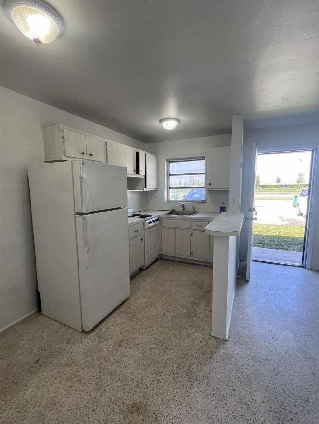 598 Douglas Rd, Unit 3, Opa Locka, FL 33054 Photo