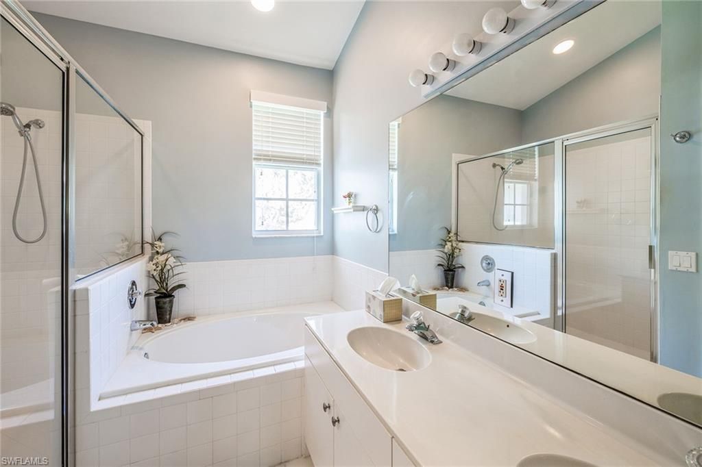 27080 Lake Harbor Ct, Unit 201, Bonita Springs, FL 34134 Photo