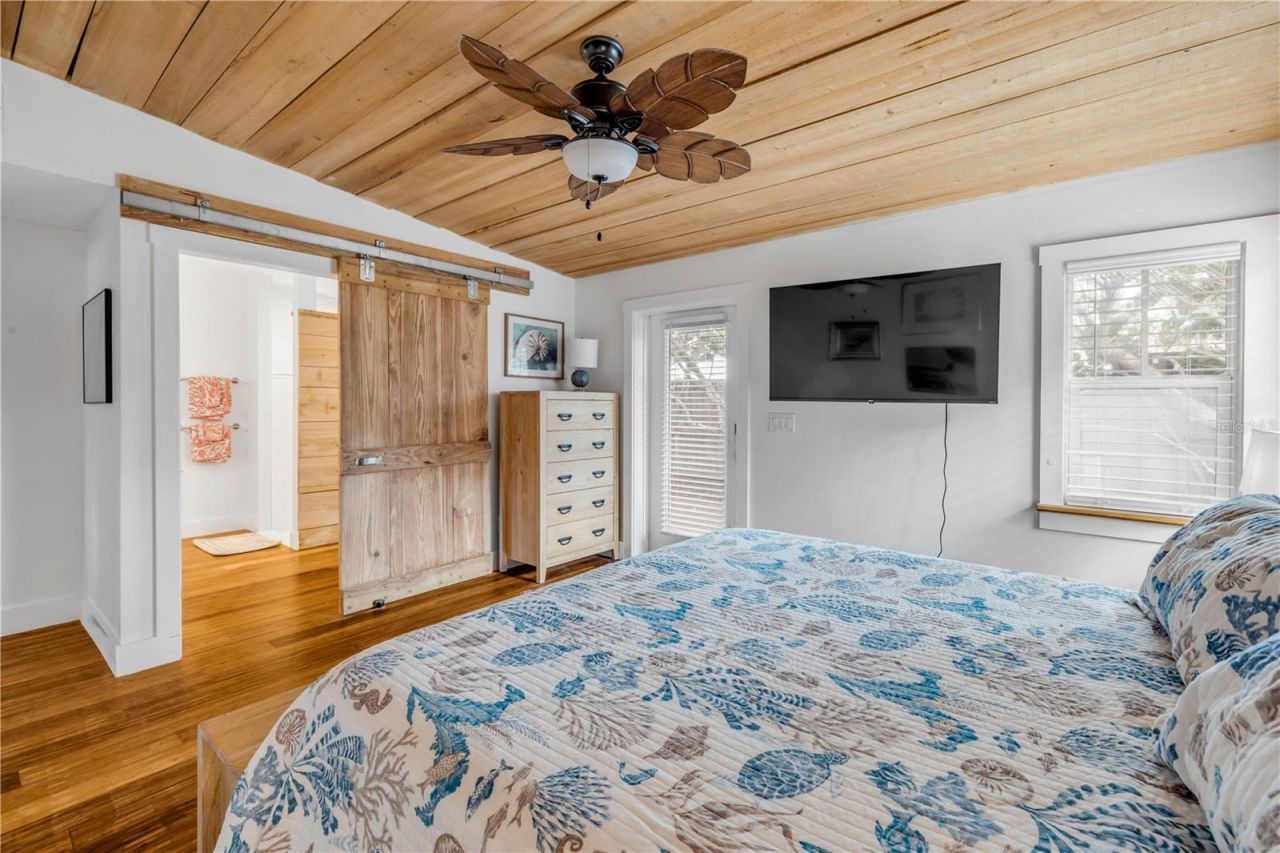 418 Columbus Avenue, New Smyrna Beach, FL 32169 Photo