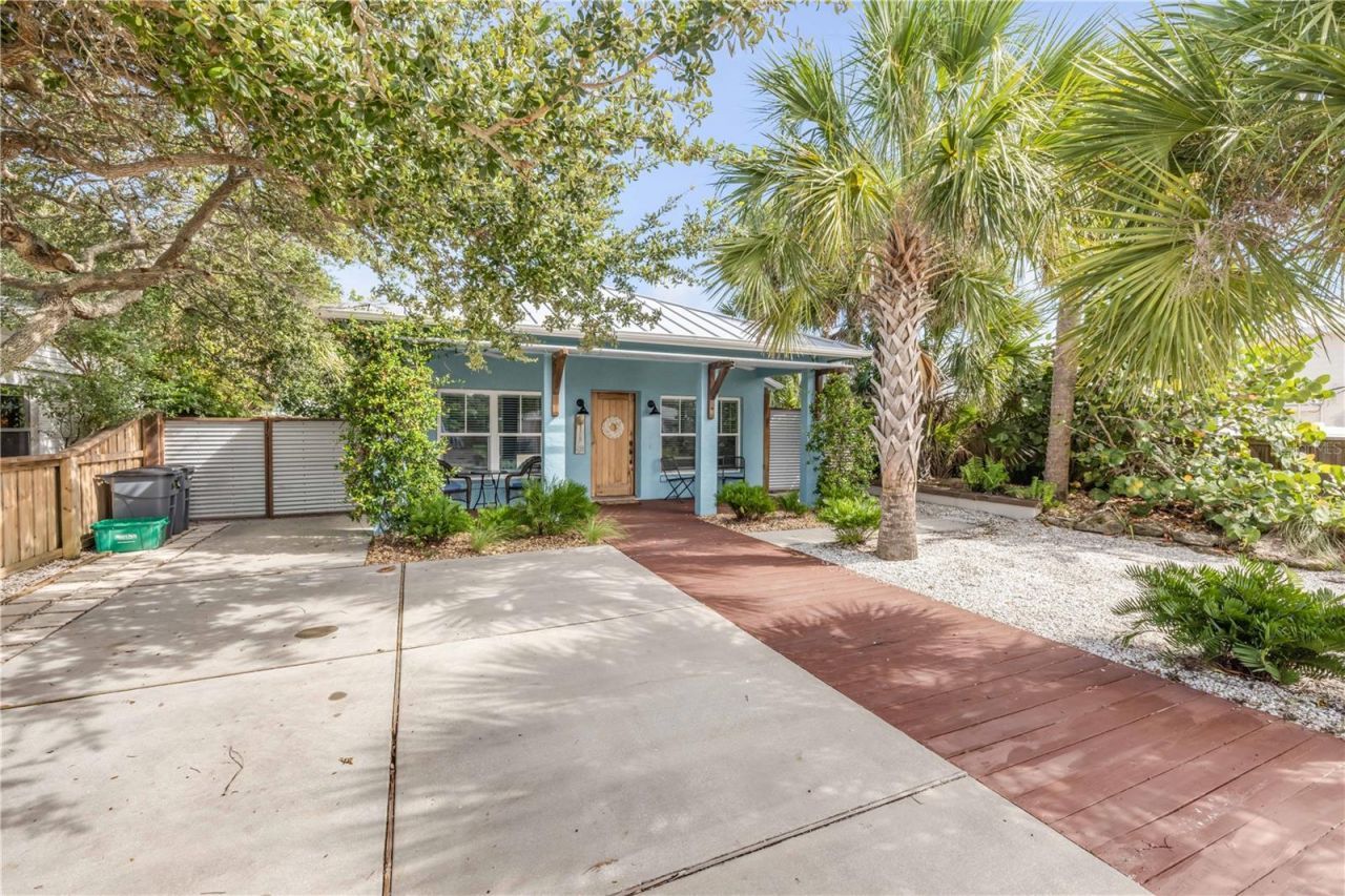 418 Columbus Avenue, New Smyrna Beach, FL 32169 Photo