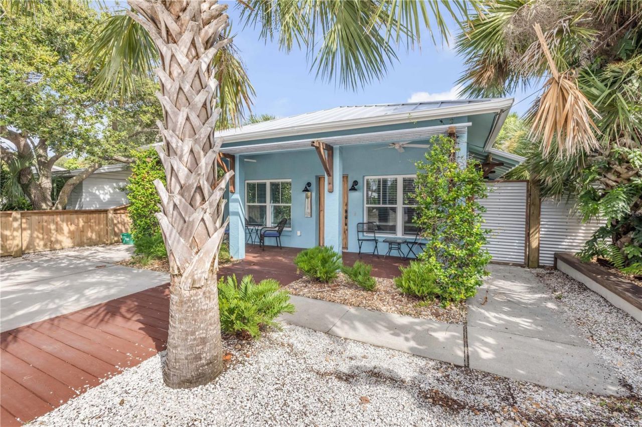 418 Columbus Avenue, New Smyrna Beach, FL 32169 Photo