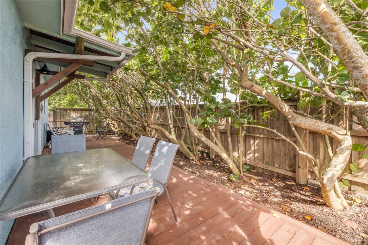 418 Columbus Avenue, New Smyrna Beach, FL 32169 Photo