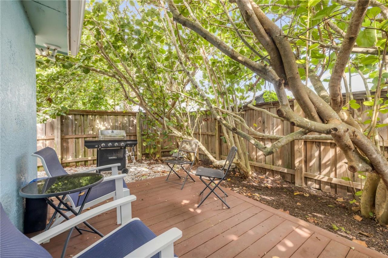 418 Columbus Avenue, New Smyrna Beach, FL 32169 Photo