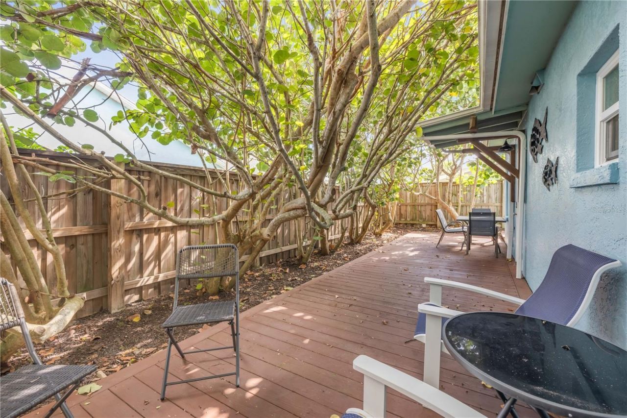 418 Columbus Avenue, New Smyrna Beach, FL 32169 Photo