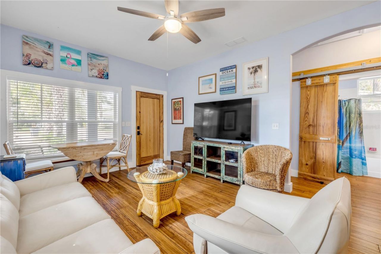 418 Columbus Avenue, New Smyrna Beach, FL 32169 Photo