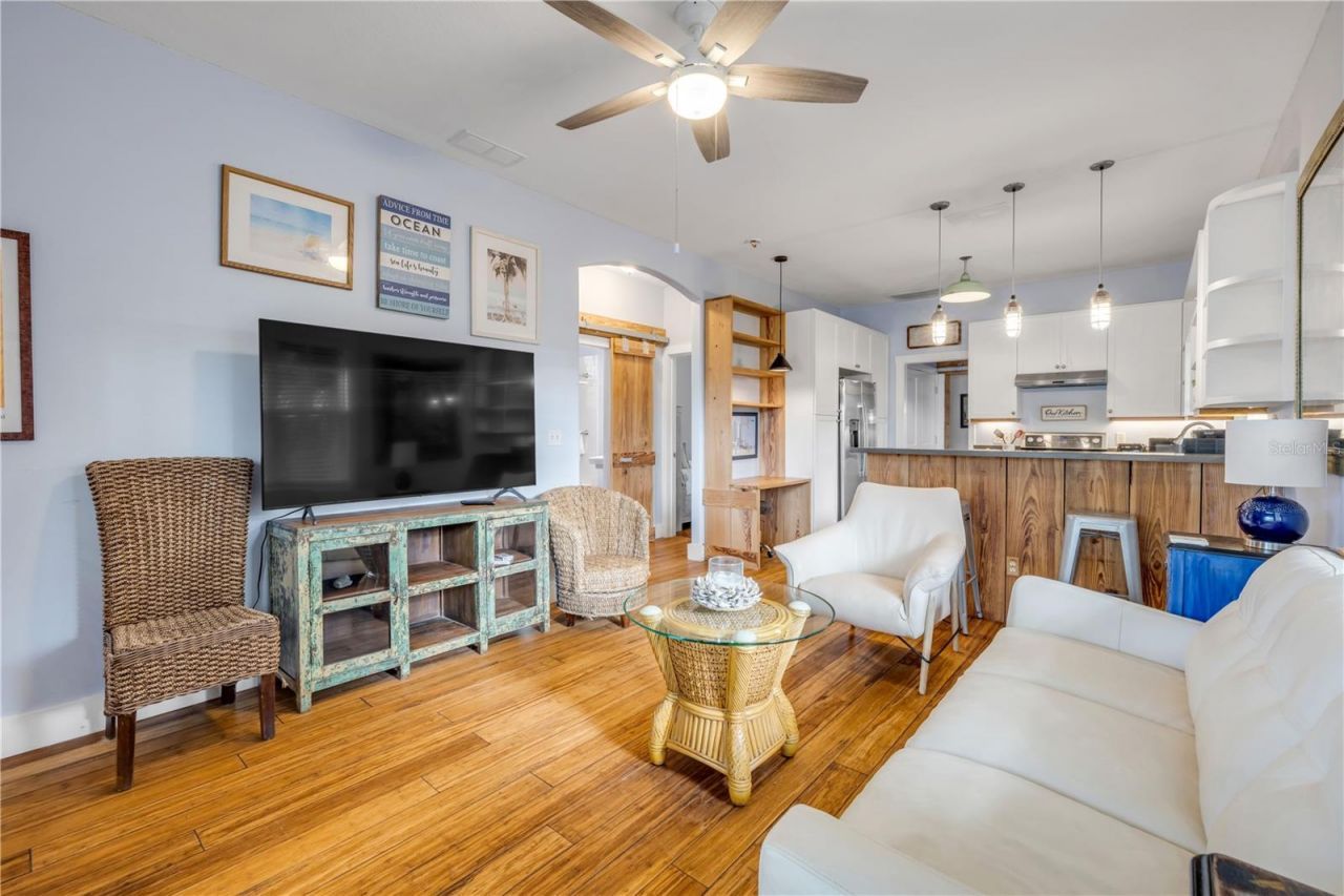 418 Columbus Avenue, New Smyrna Beach, FL 32169 Photo