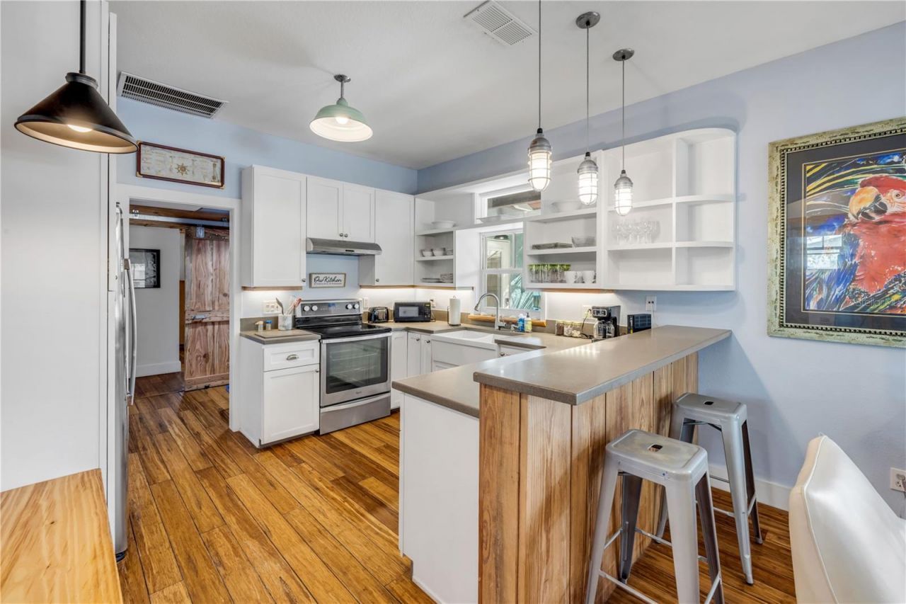 418 Columbus Avenue, New Smyrna Beach, FL 32169 Photo