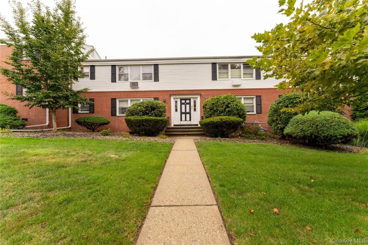 3 Sussex Court, Unit 415, Suffern, NY 10901 Main Photo