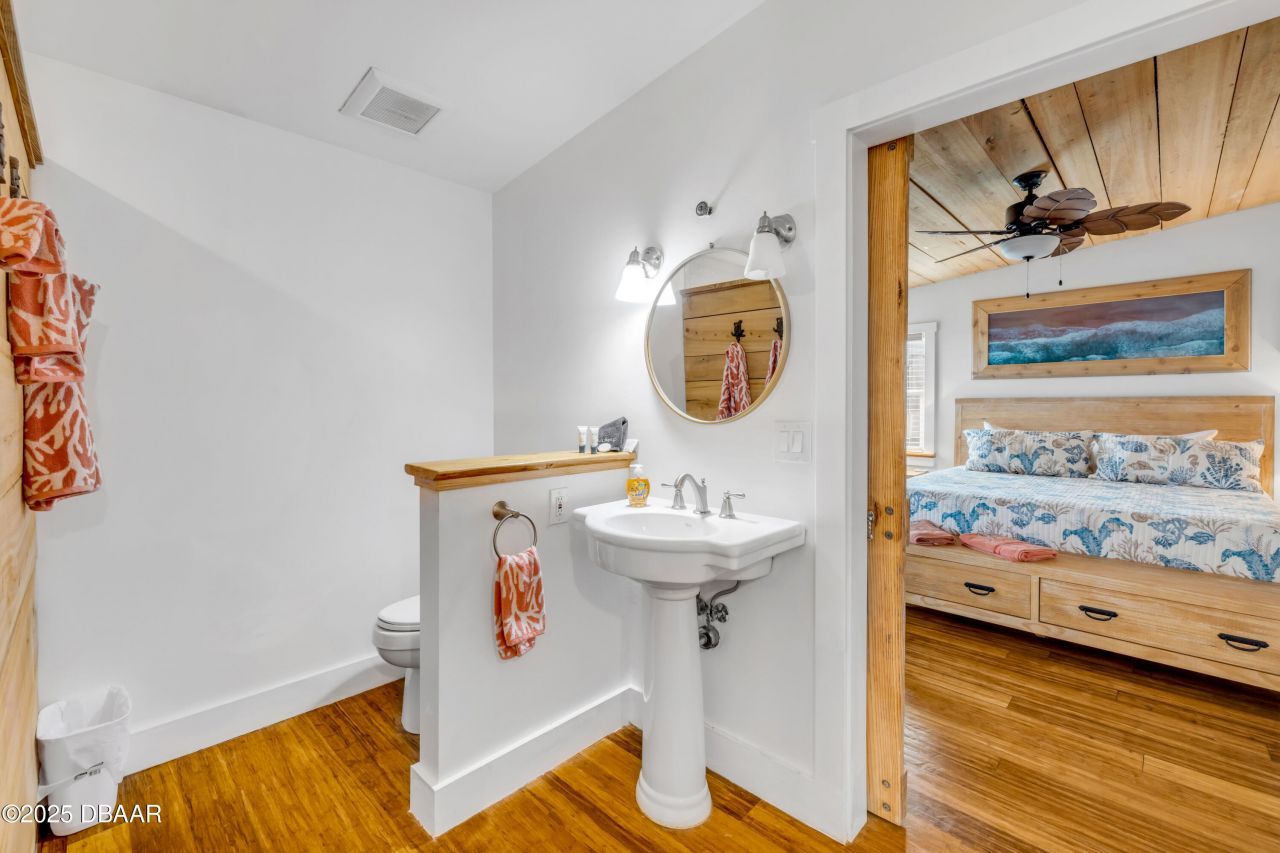 418 Columbus Avenue, New Smyrna Beach, FL 32169 Photo