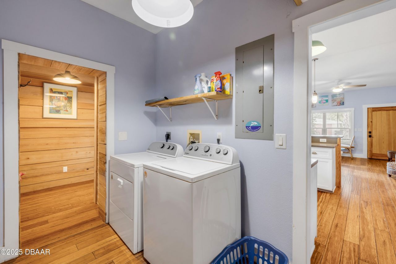 418 Columbus Avenue, New Smyrna Beach, FL 32169 Photo