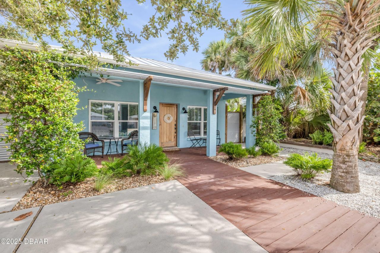 418 Columbus Avenue, New Smyrna Beach, FL 32169 Photo