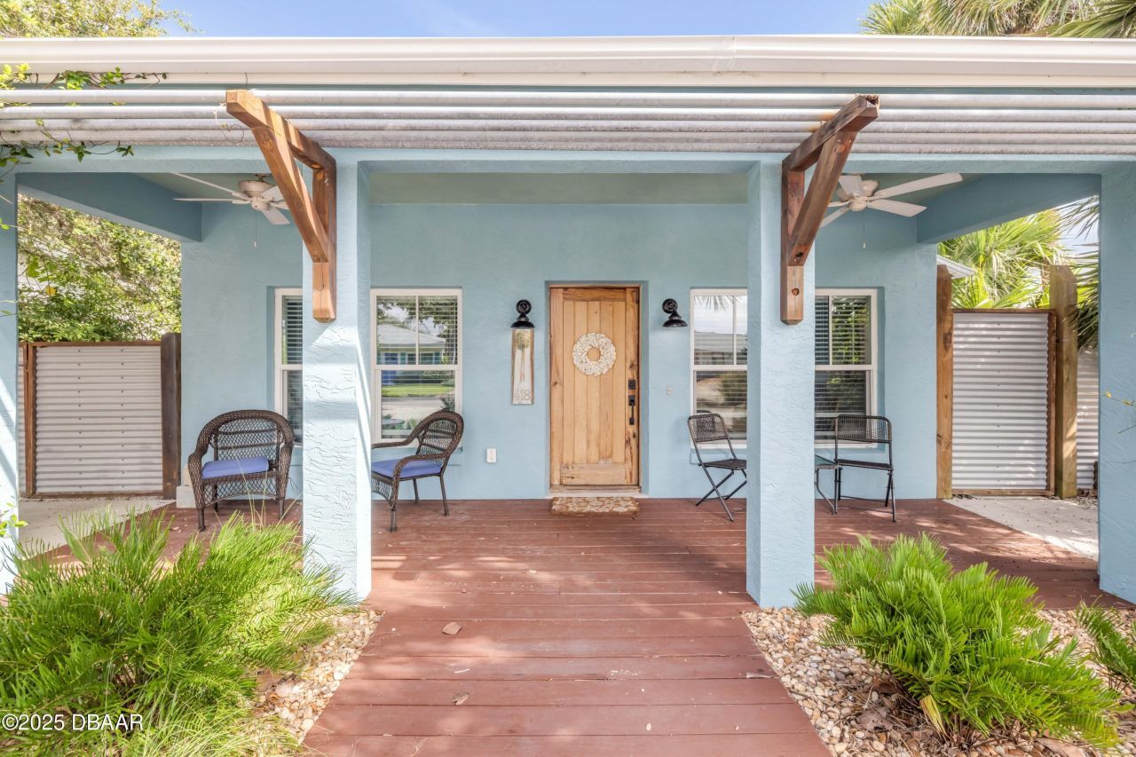 418 Columbus Avenue, New Smyrna Beach, FL 32169 Photo