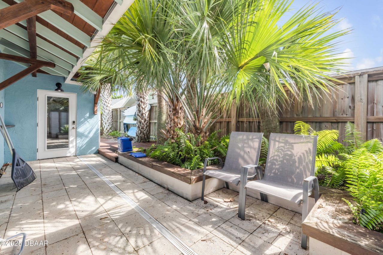 418 Columbus Avenue, New Smyrna Beach, FL 32169 Photo