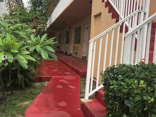 7720 Harding Ave, Unit 6, Miami Beach, FL 33141