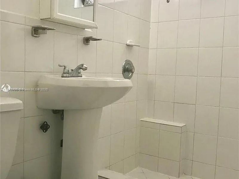 7720 Harding Ave, Unit 6, Miami Beach, FL 33141 Photo