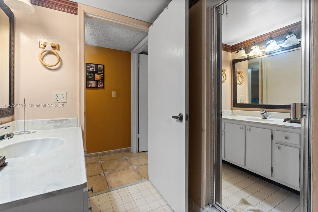 20840 San Simeon Way, Unit 307, Miami, FL 33179 Photo