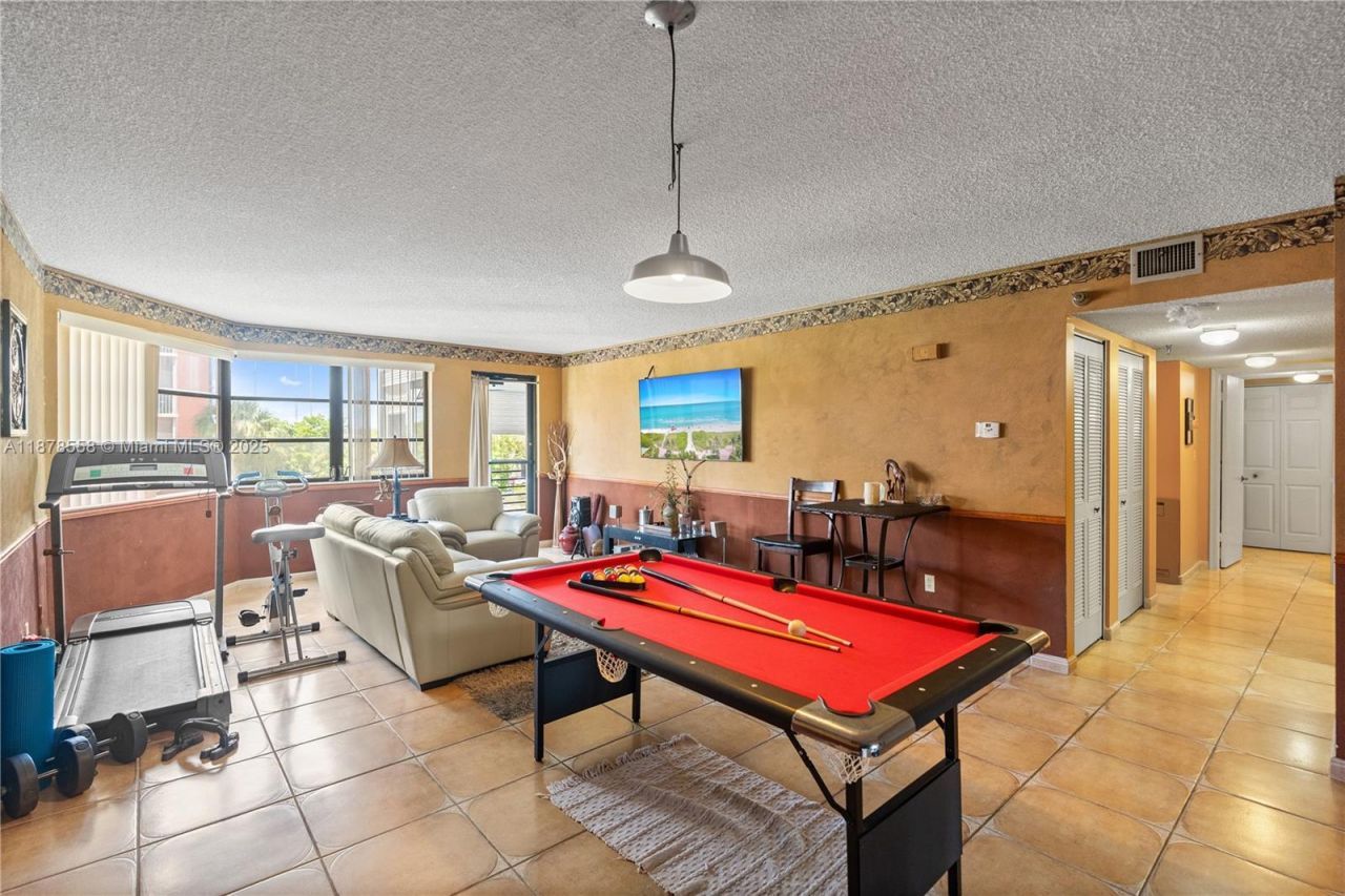 20840 San Simeon Way, Unit 307, Miami, FL 33179 Photo