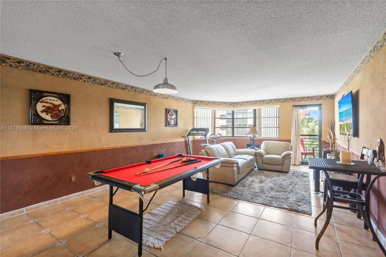 20840 San Simeon Way, Unit 307, Miami, FL 33179 Photo