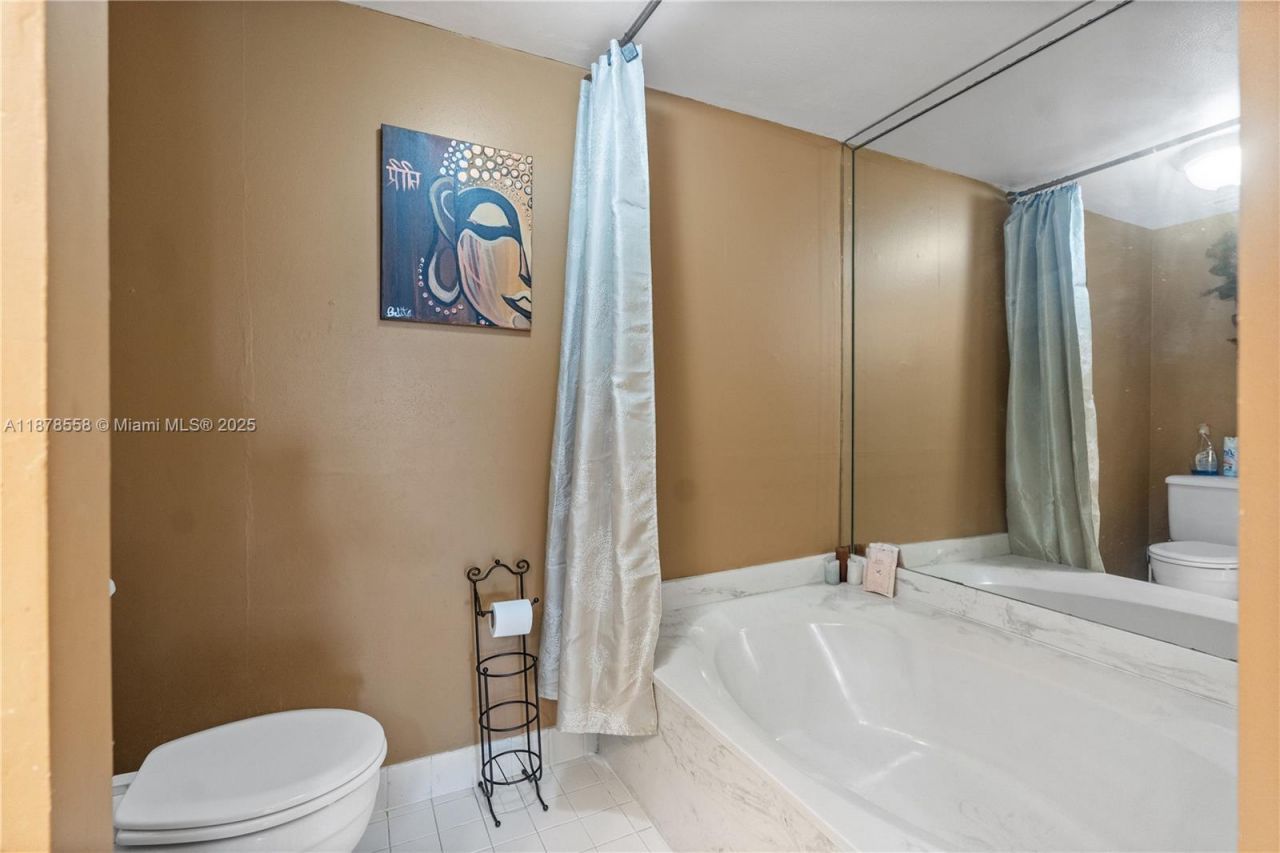 20840 San Simeon Way, Unit 307, Miami, FL 33179 Photo