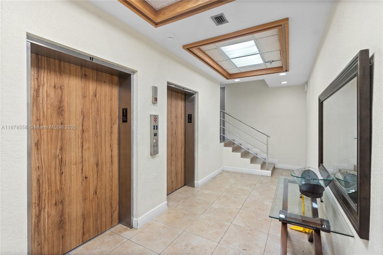 20840 San Simeon Way, Unit 307, Miami, FL 33179 Photo