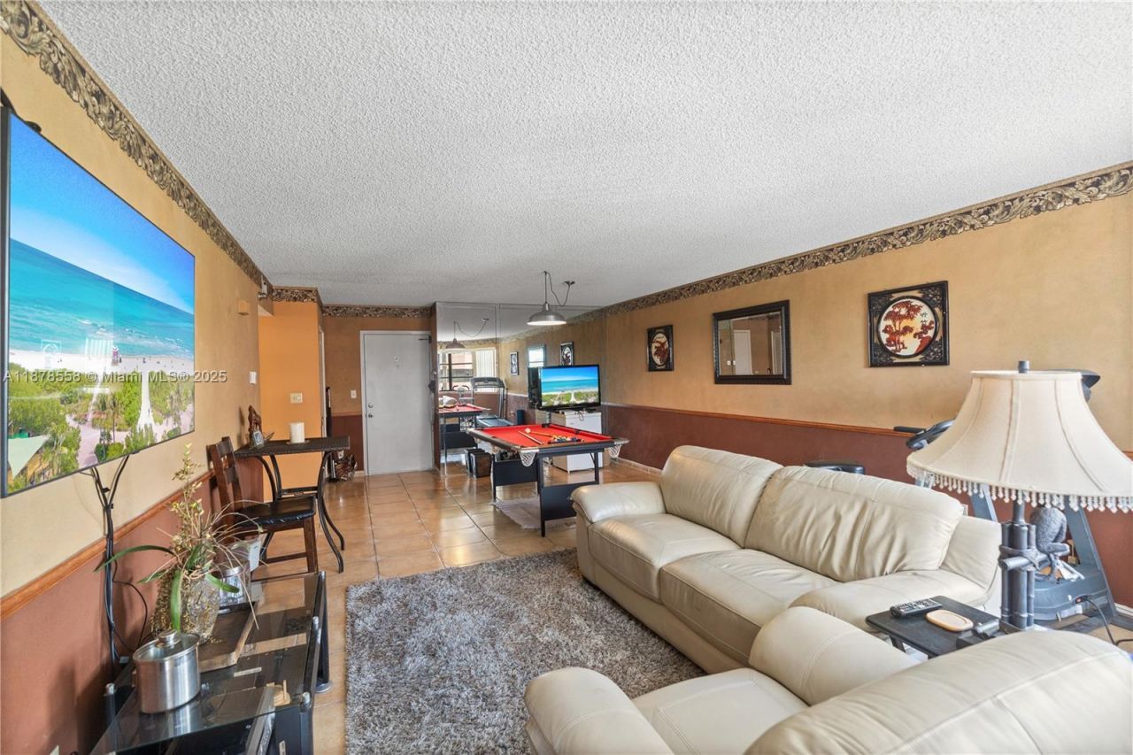 20840 San Simeon Way, Unit 307, Miami, FL 33179 Photo