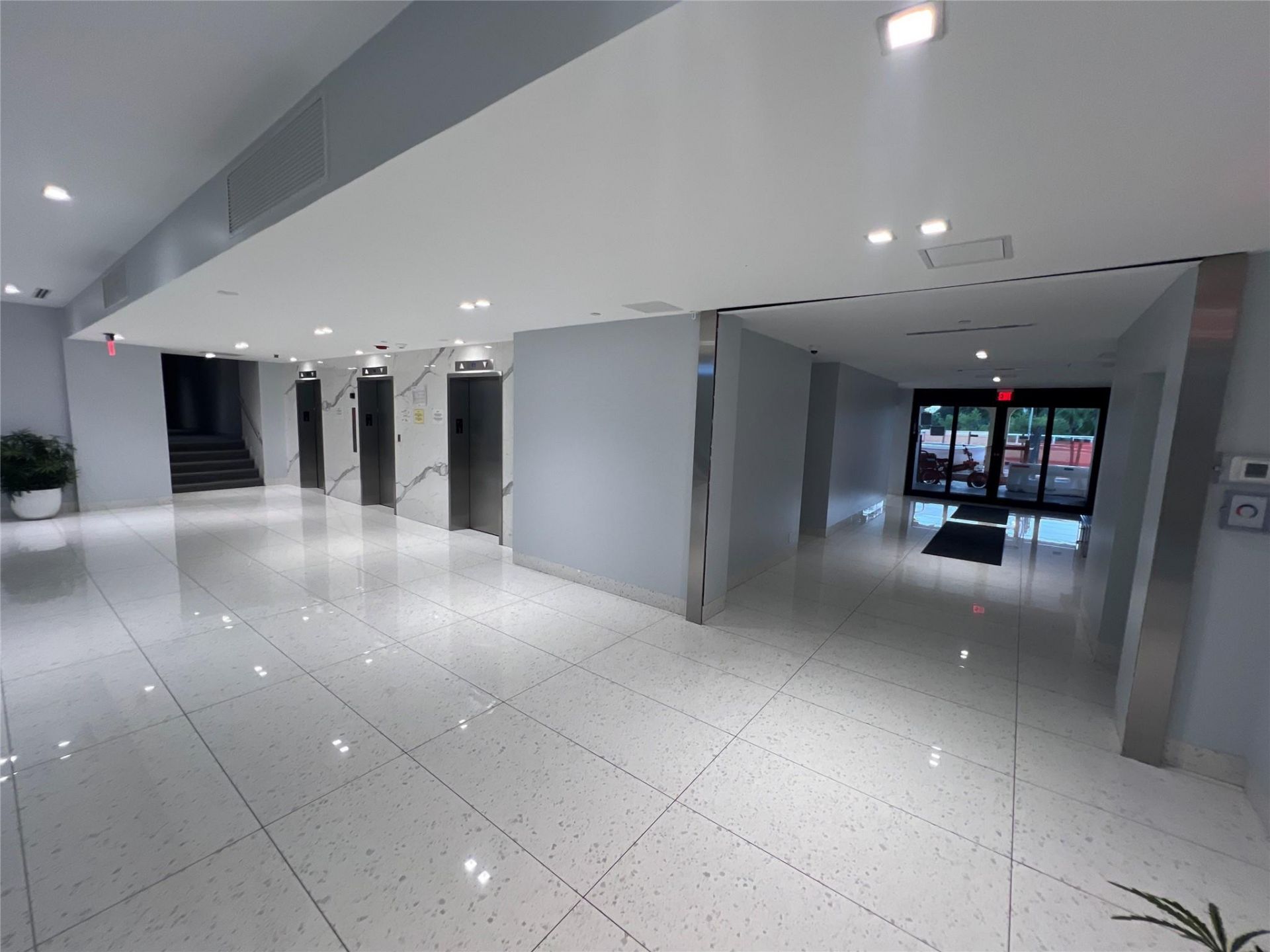 20335 W Country Club Drive, Unit 1101, Aventura, FL 33180 Photo