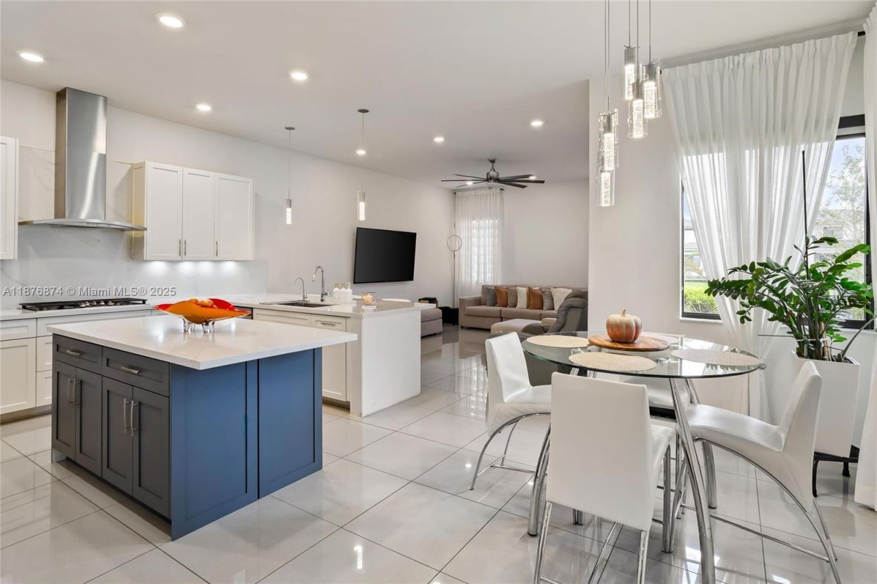 10470 S Lago Vista Cir, Parkland, FL 33076 Photo