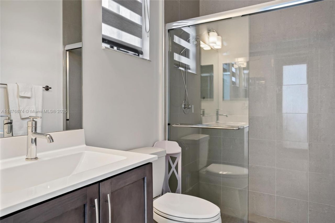 10470 S Lago Vista Cir, Parkland, FL 33076 Photo