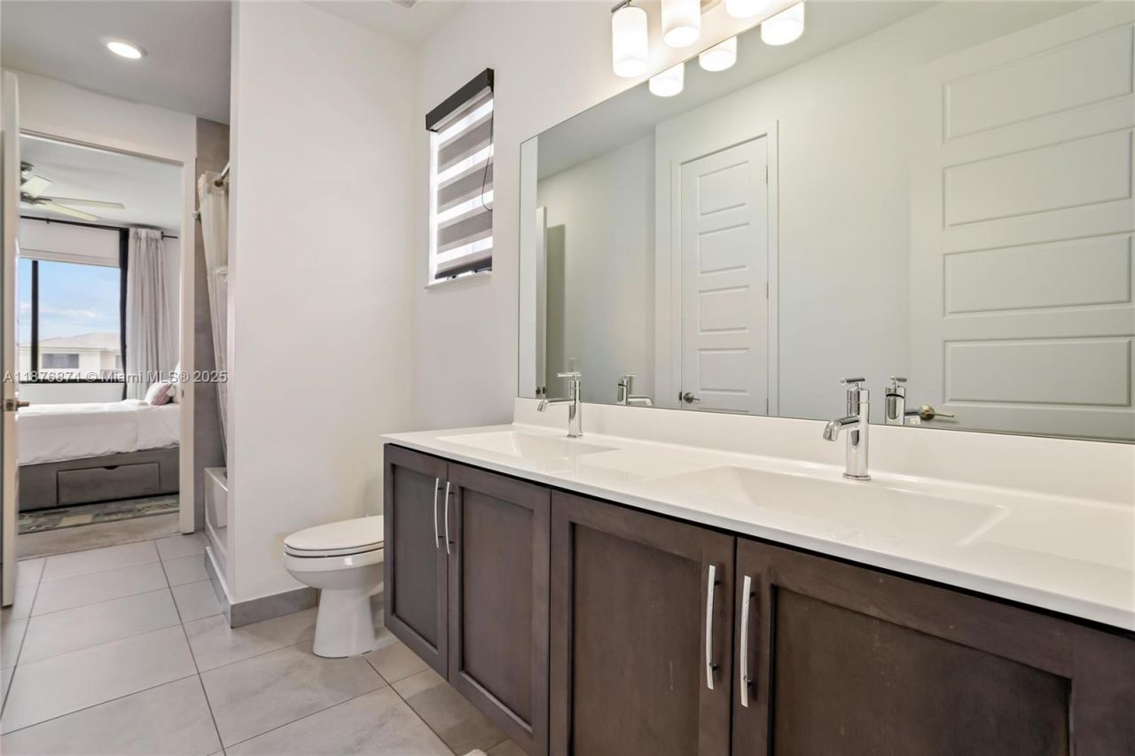 10470 S Lago Vista Cir, Parkland, FL 33076 Photo