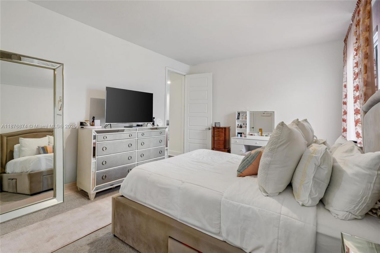 10470 S Lago Vista Cir, Parkland, FL 33076 Photo