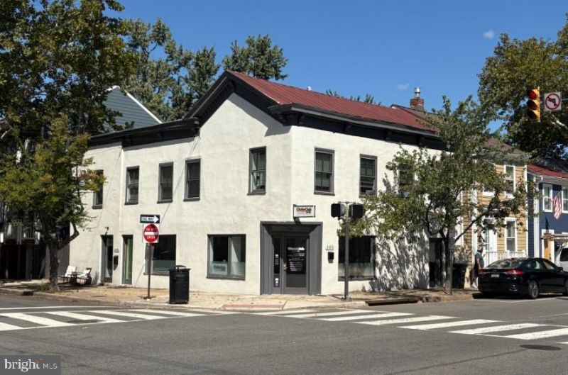 300 N Patrick Street, Alexandria, VA 22314 Main Photo