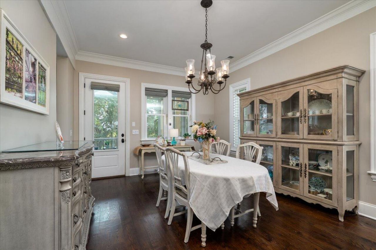 861 Dunham Street Photo 11