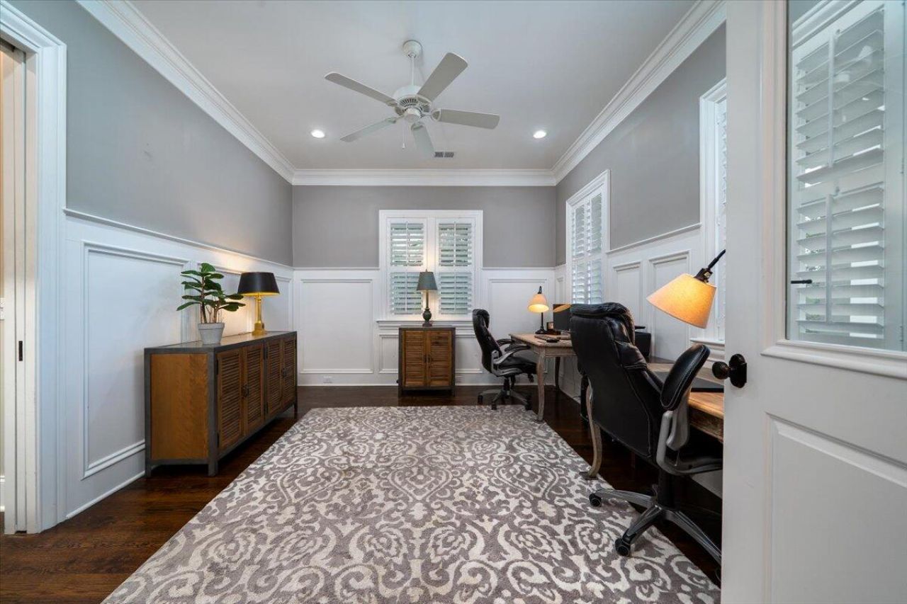 861 Dunham Street Photo 17