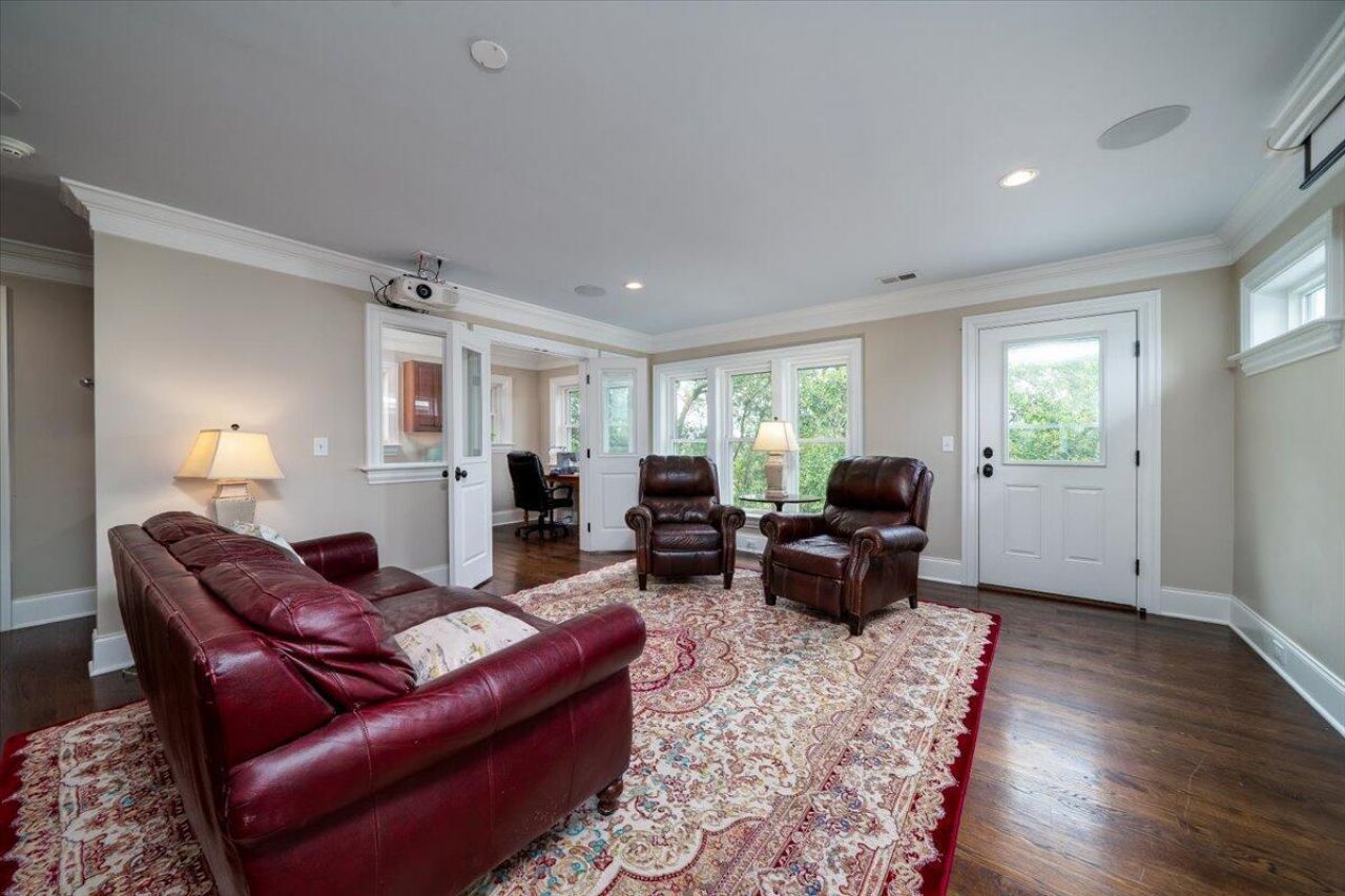 861 Dunham Street Photo 30