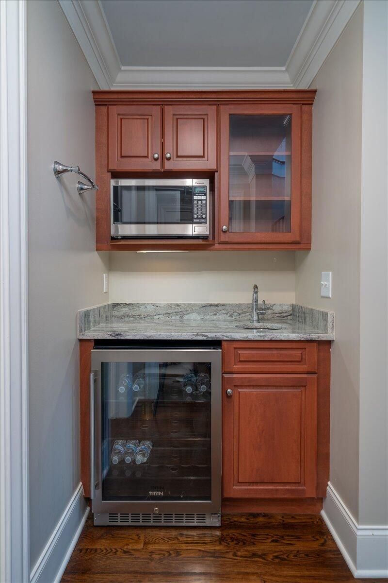 861 Dunham Street Photo 33