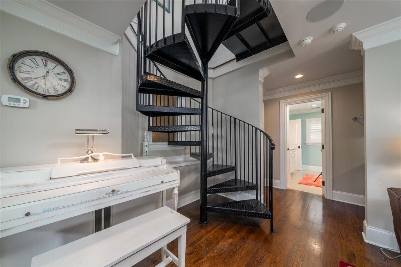 861 Dunham Street Photo 36