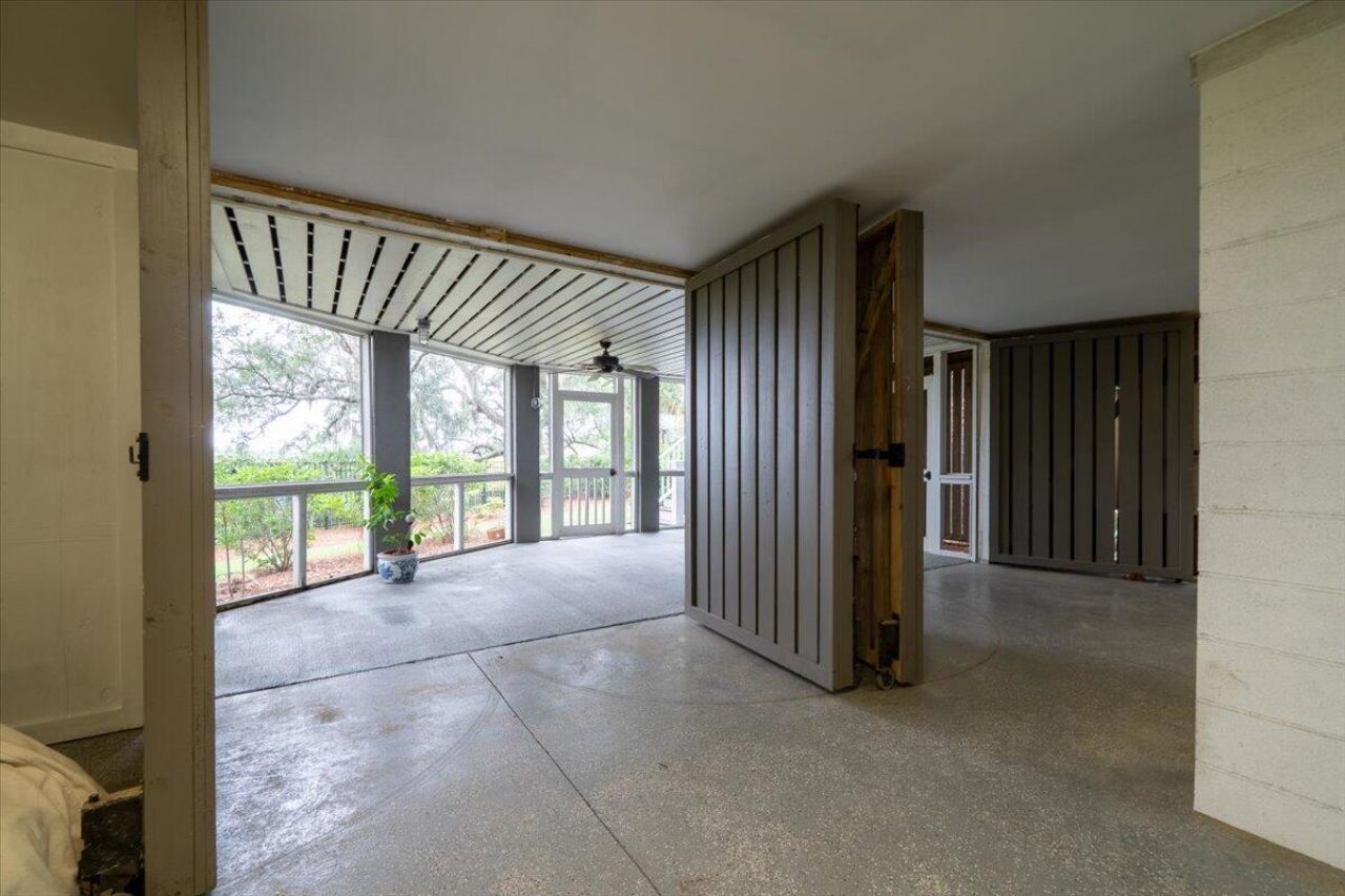 861 Dunham Street Photo 40