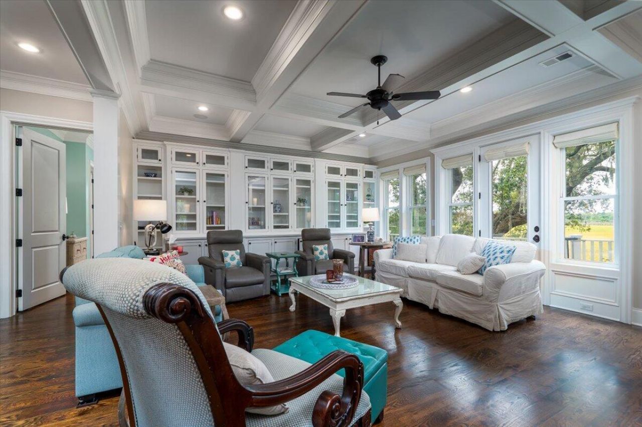 861 Dunham Street Photo 5