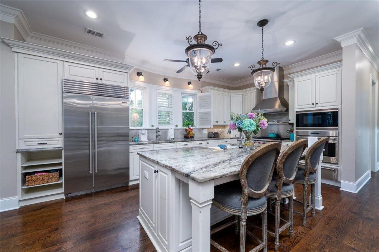 861 Dunham Street Photo 9