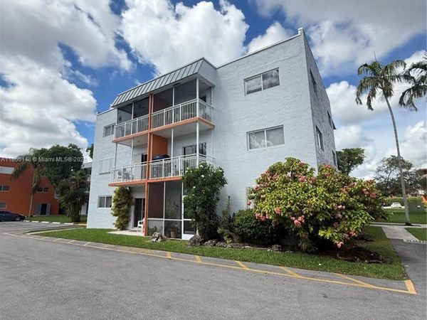 11309 SW 200th St, Unit C213, Miami, FL 33157