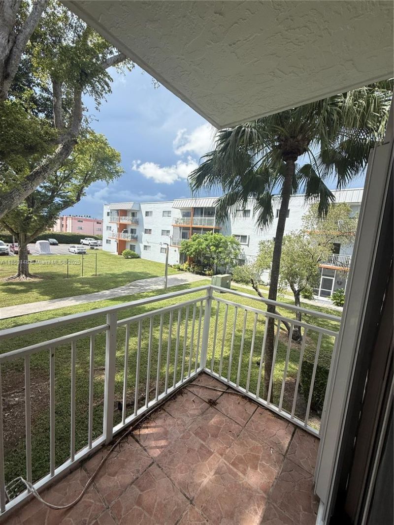 11309 SW 200th St, Unit C213, Miami, FL 33157 Photo