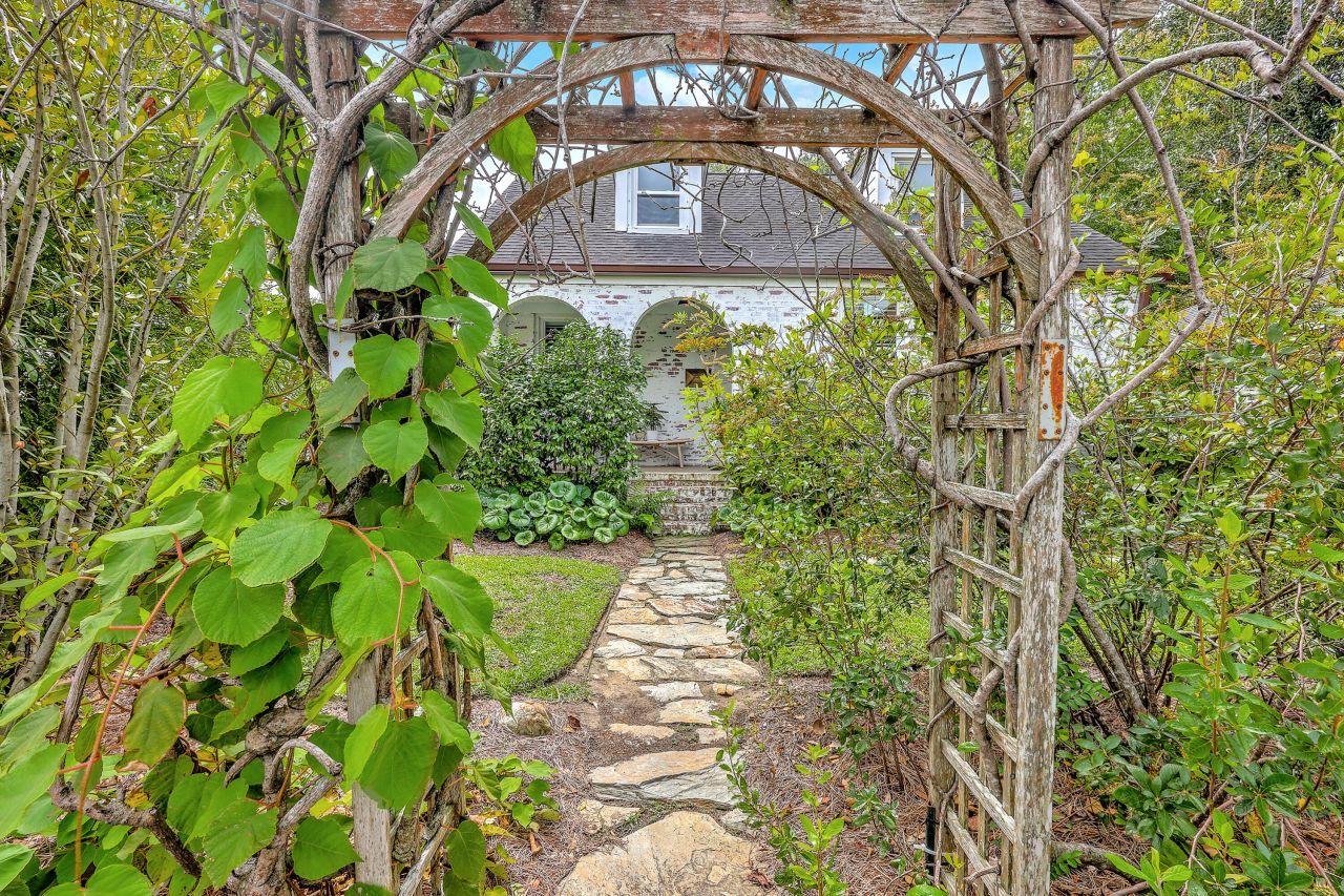 699 Savannah Highway Photo 34