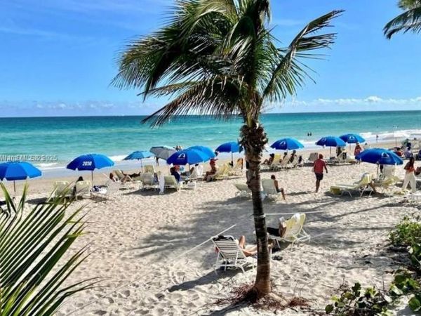 2030 S Ocean Dr, Unit 725, Hallandale Beach, FL 33009