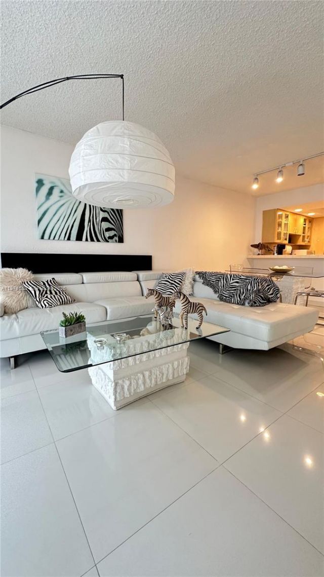 2030 S Ocean Dr, Unit 725, Hallandale Beach, FL 33009 Photo