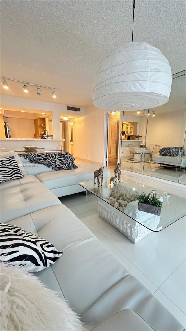 2030 S Ocean Dr, Unit 725, Hallandale Beach, FL 33009 Photo