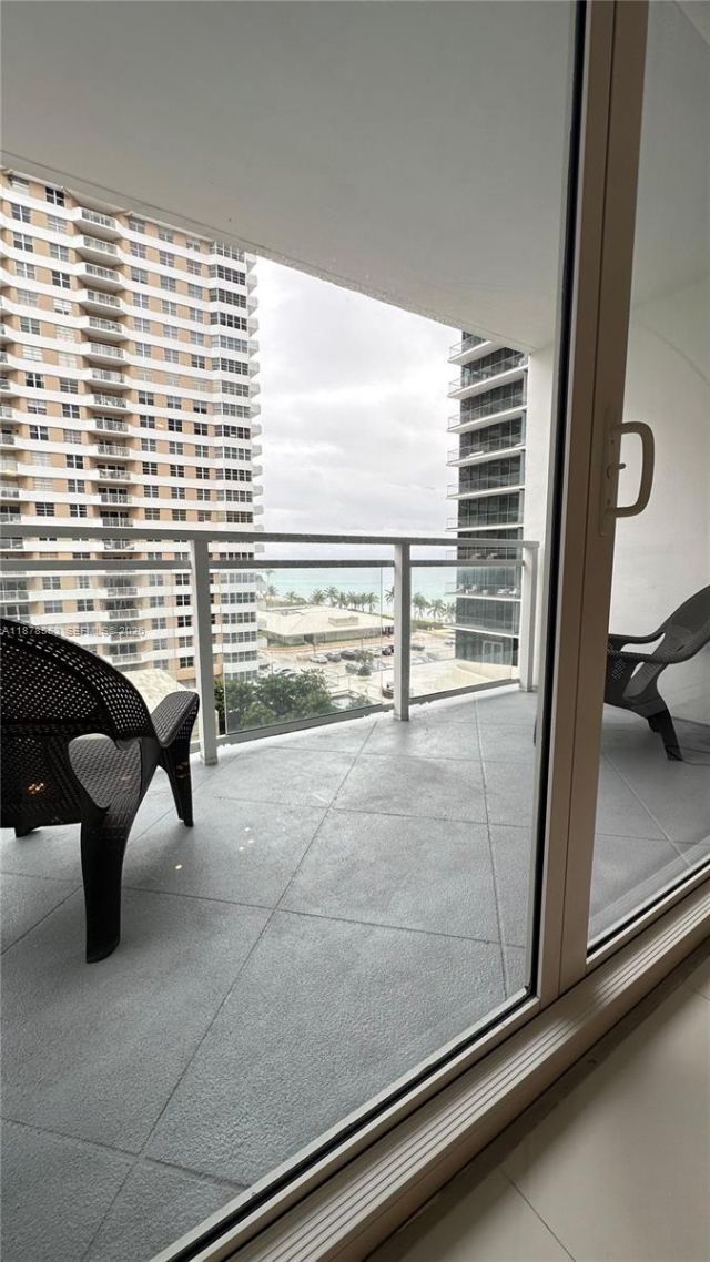 2030 S Ocean Dr, Unit 725, Hallandale Beach, FL 33009 Photo