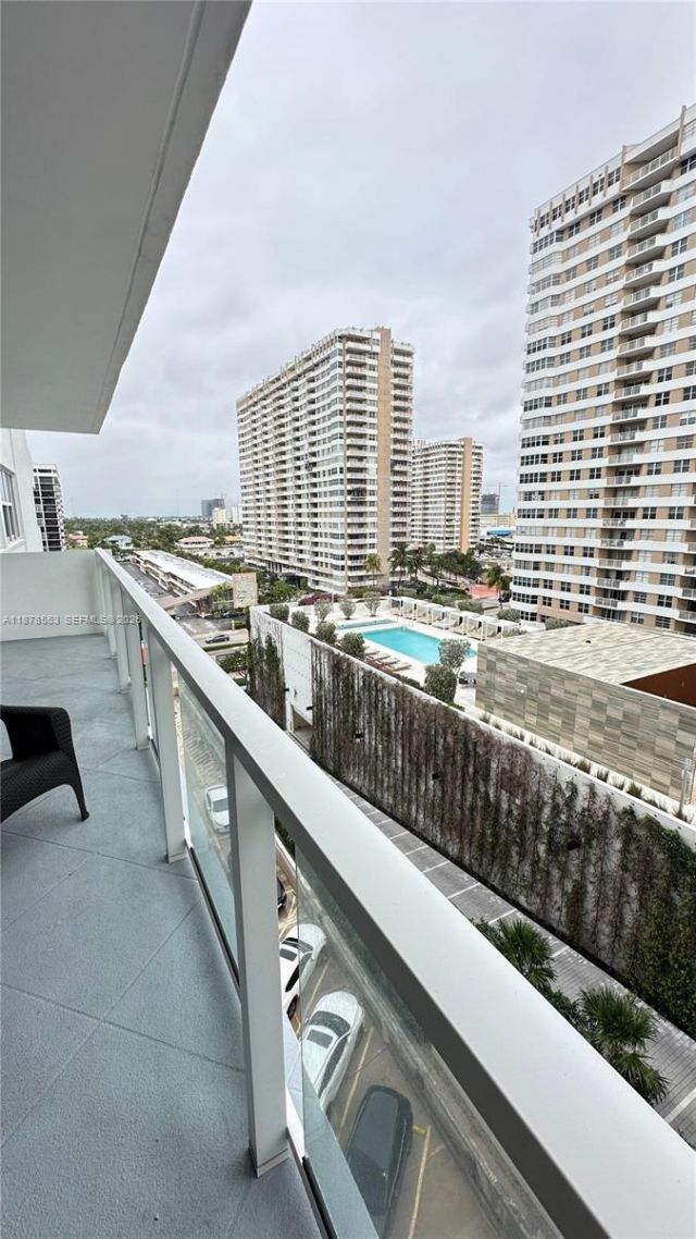 2030 S Ocean Dr, Unit 725, Hallandale Beach, FL 33009 Photo