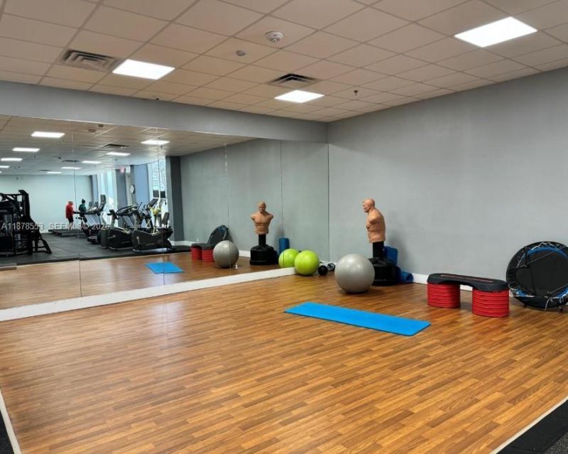 2030 S Ocean Dr, Unit 725, Hallandale Beach, FL 33009 Photo