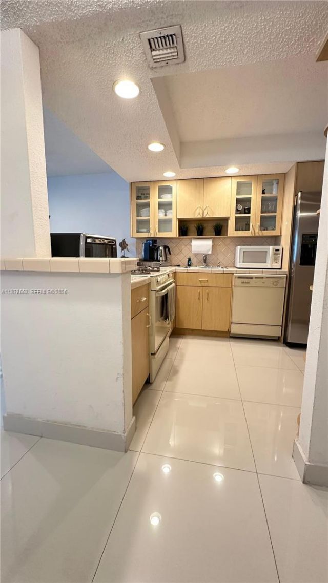 2030 S Ocean Dr, Unit 725, Hallandale Beach, FL 33009 Photo